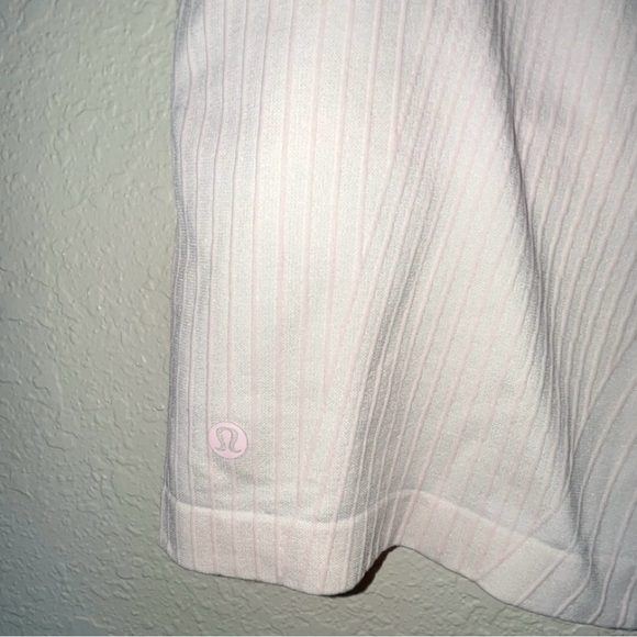 Lululemon Athletica “Ebb to Street” Medium Support Cropped Athletic Tank SIZE 10 - Picture 7 of 8